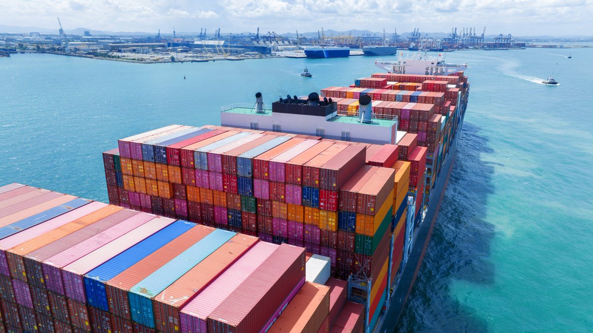 The 🇺🇸 is trading up ⬆️! Year-to-date through October 2024, U.S. #exports of goods and services increased by $94 billion compared to the same period last year, showing how U.S. #trade keeps growing 💪! 
See more here: trade.gov/data-visualiza…