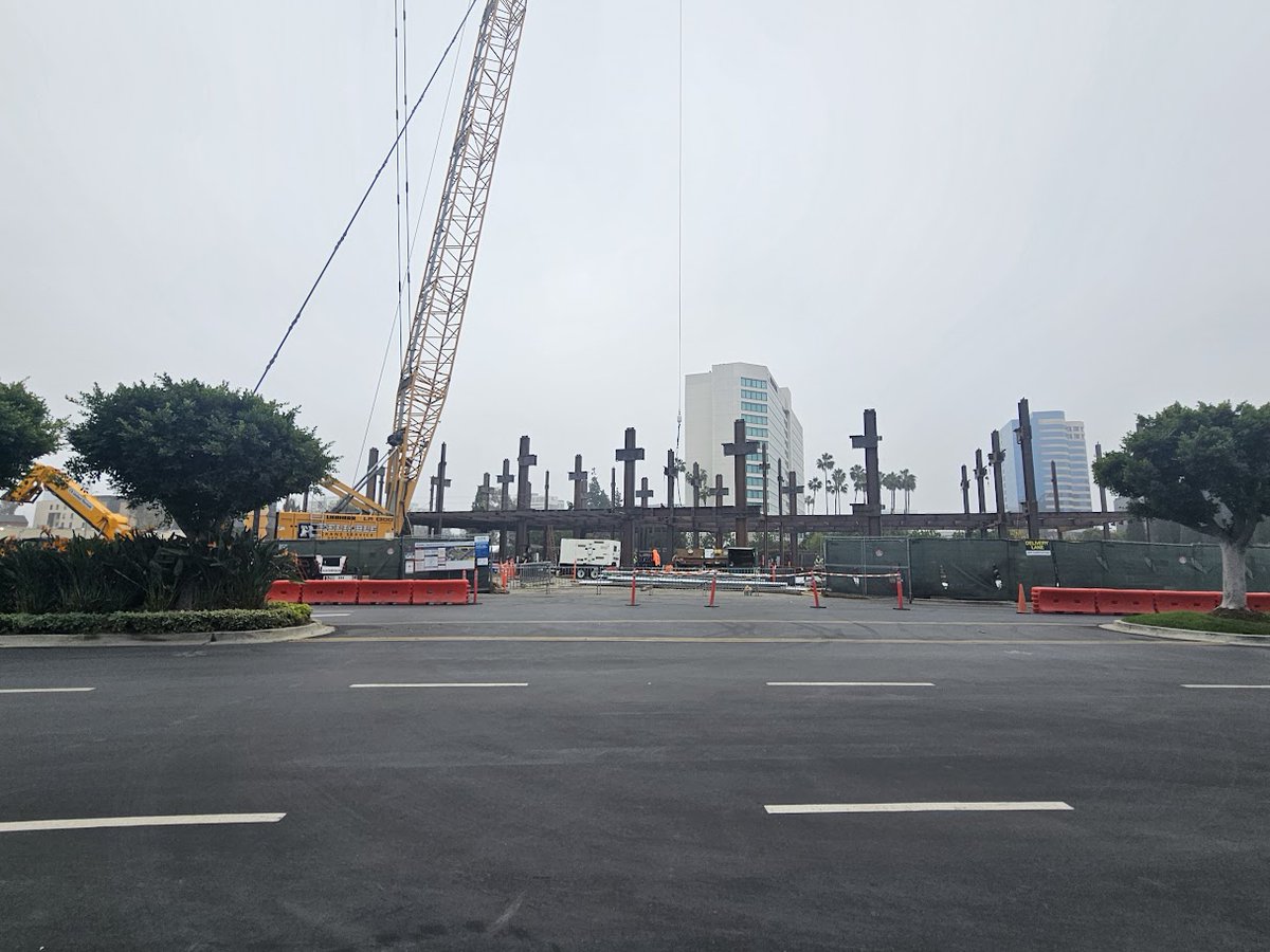 UCI Health and Kindred Rehabilitation Services Announce Plans for State-of-the-Art Inpatient Rehabilitation Hospital. Steel beams going up at the Irvine Business Complex.
<a href="/UCIrvineHealth/">UCI Health</a> <a href="/City_of_Irvine/">City of Irvine</a> <a href="/ocregister/">O.C. Register</a> 
#Hospital #Construction #Irvine #OC

lifepointhealth.net/white-papers/u…