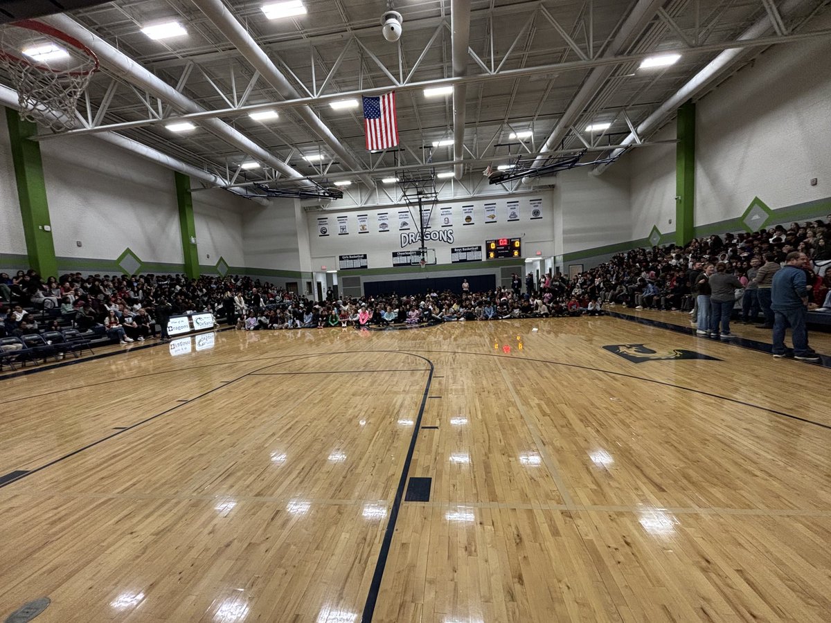 Nothing like a ⁦<a href="/DeSanaMiddle/">DeSana MS</a>⁩ pep rally! ⁦<a href="/jamiebui23/">Jamie Bui</a>⁩ ⁦<a href="/DMSPeyt/">Peyton</a>⁩