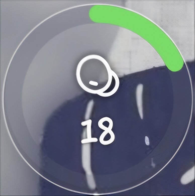 mapleChio's tweet image. I slept with two ear buds I woke up with one, I'm starting to think i accidentally ate this one