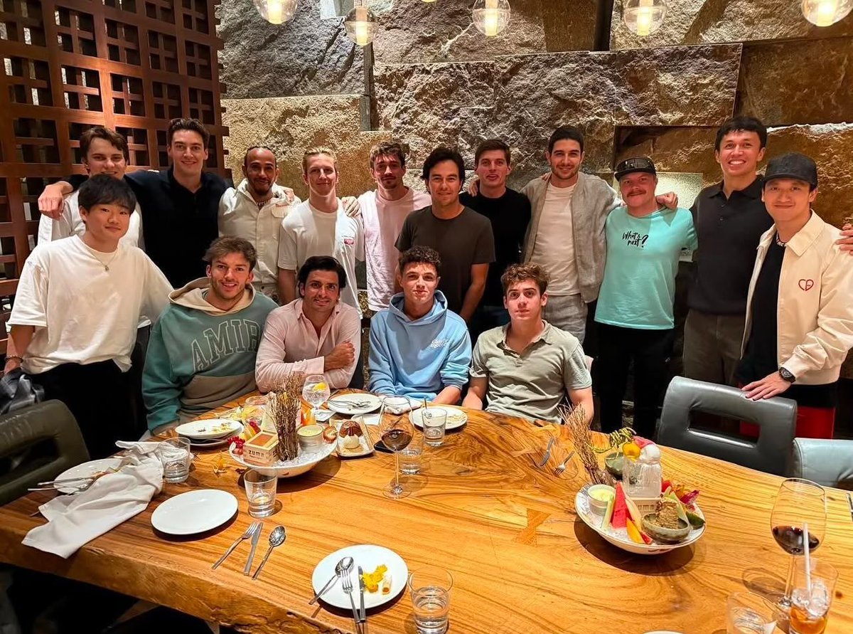 alexescalera17's tweet photo. Ellos no lo saben pero los quiero mucho🥺❤️ https://t.co/MzjEYLlI8X