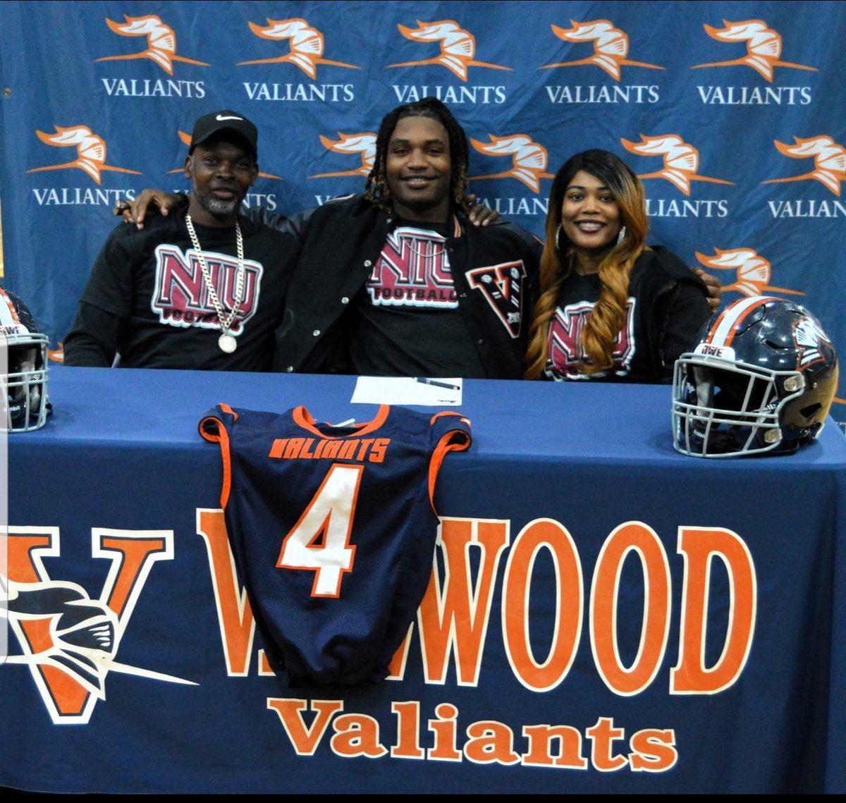 Official!@CoachAWang <a href="/coachbradwells/">Brad Wells</a> <a href="/CoachHawk__/">Joseph Hawkins</a> <a href="/NIU_Football/">NIU Football</a> <a href="/NIUCoachHammock/">Thomas Hammock</a> <a href="/RecruitGeorgia/">Recruit Georgia</a> <a href="/tyboles3/">Ty Boles</a> <a href="/ValwoodFootball/">Valwood Football</a> <a href="/AmpMorris3/">Amp Morris</a>