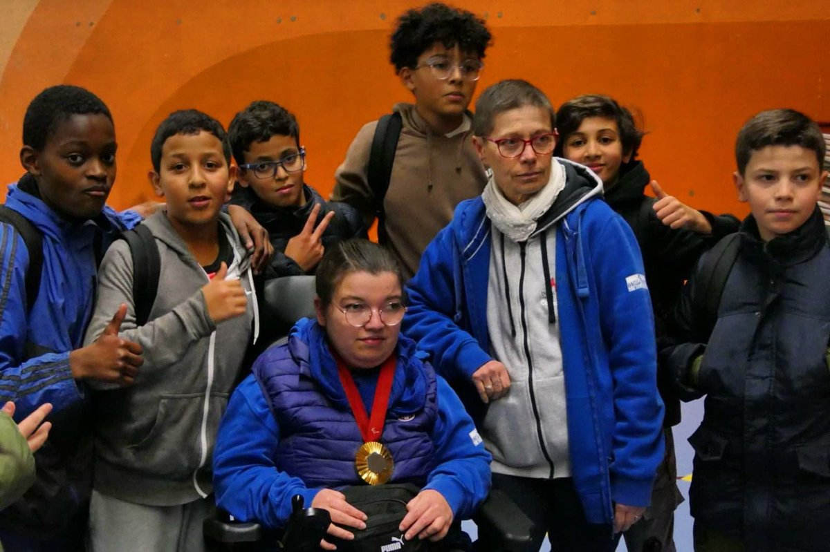UNSS28 (@unss_28) on Twitter photo AurĂ©lie AUBERT, championne paralympique de Boccia, en visite au CollĂšge Curie lors de leur semaine de sensibilisation au handisport. Bravo aux professeurs dâEPS qui dĂ©veloppent le Sport PartagĂ© !đđ»
<a href="/UnssOrleans_SR/">UNSS OrlĂ©ans-Tours</a> <a href="/unss/">UNSS_National</a> <a href="/dsden28/">DSDEN dâEure-et-Loir - AcadĂ©mie dâOrlĂ©ans-Tours</a> <a href="/ac_orleanstours/">AcadĂ©mie d'OrlĂ©ans-Tours</a> <a href="/FranceOlympique/">FranceOlympique</a>
<a href="/dreuxofficiel/">Dreux Officiel</a> AurĂ©lie AUBERT, championne paralympique de Boccia, en visite au CollĂšge Curie lors de leur semaine de sensibilisation au handisport. Bravo aux professeurs dâEPS qui dĂ©veloppent le Sport PartagĂ© !đđ»
<a href="/UnssOrleans_SR/">UNSS OrlĂ©ans-Tours</a> <a href="/unss/">UNSS_National</a> <a href="/dsden28/">DSDEN dâEure-et-Loir - AcadĂ©mie dâOrlĂ©ans-Tours</a> <a href="/ac_orleanstours/">AcadĂ©mie d'OrlĂ©ans-Tours</a> <a href="/FranceOlympique/">FranceOlympique</a>
<a href="/dreuxofficiel/">Dreux Officiel</a>