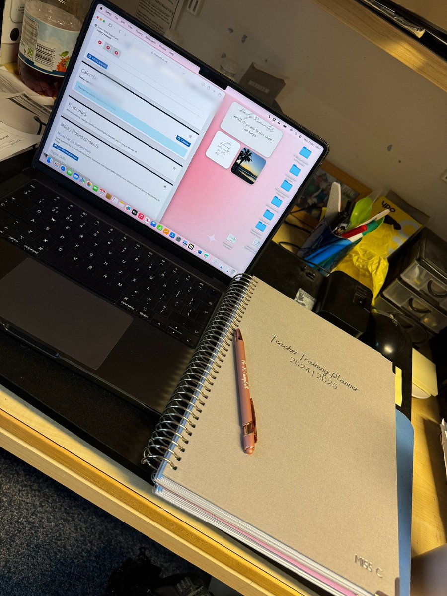 Placement 1 as Miss Campbell at <a href="/JyhsPe/">JYHS PE</a> draws to a close ✨

Thank you to all of the PE department for being so welcoming and supportive! I have loved being part of your department and will miss working with you all 🩶