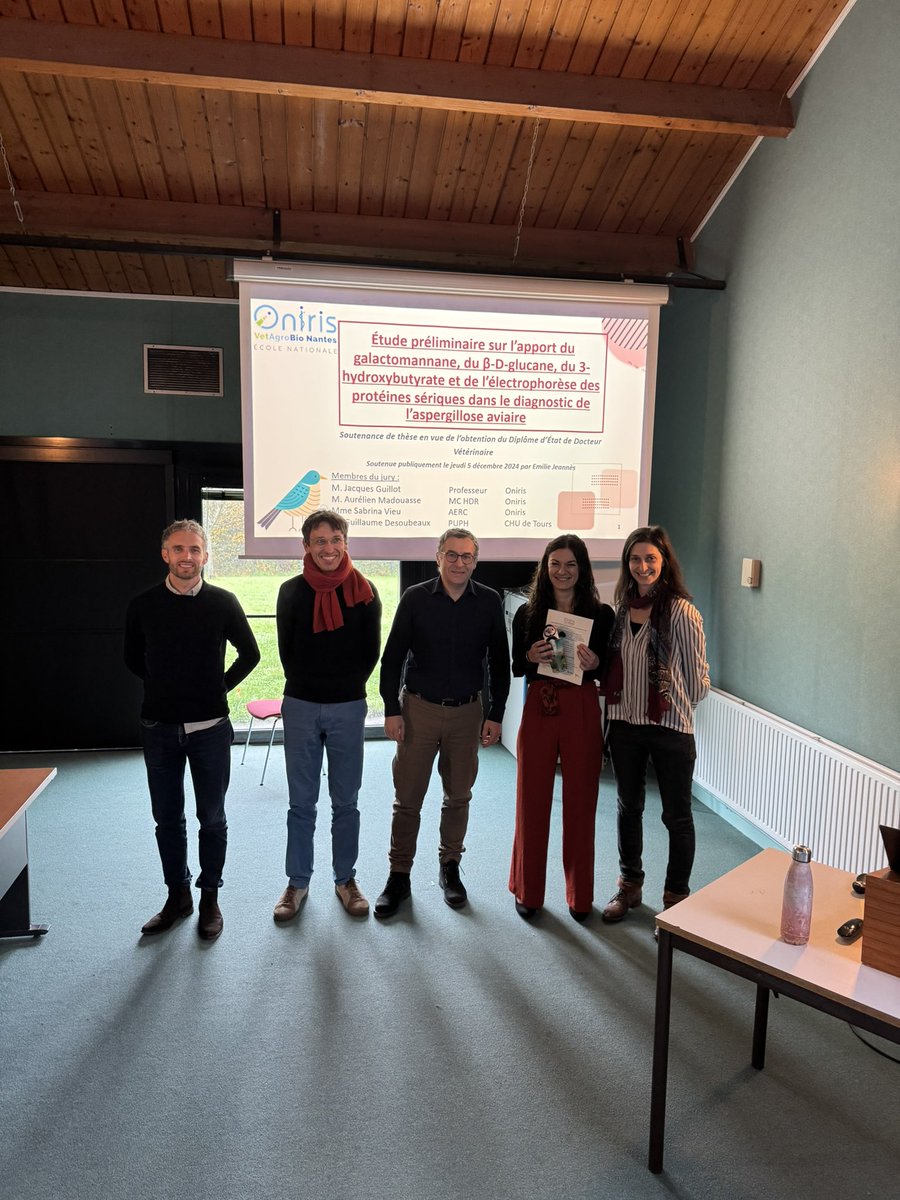 Thanks to Dr Sabrina Vieu, Prof <a href="/JGuillot111/">Jacques Guillot 🇨🇵 🇺🇦</a> and <a href="/oniris_officiel/">Oniris</a> for inviting me today at Dr Emilie Jeannès’ thesis defence. 
#aspergillus #aspergillosis #birds #avianspecies #diagnostics