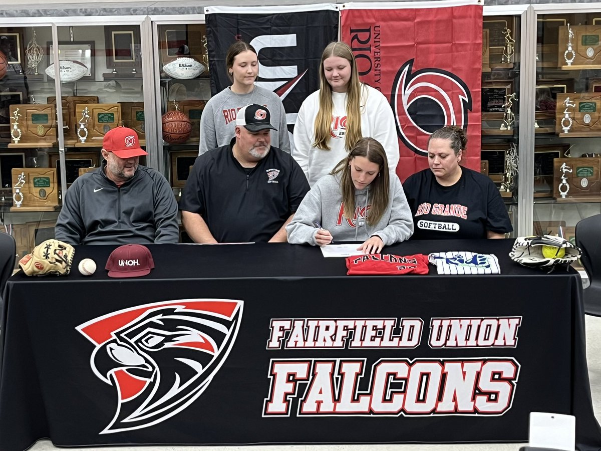 AthleticsFuhs's tweet photo. Signing Day celebrations!

Congratulations to Adelyn Wolfe (Softball @ University of Rio Grande) and Chase Harmon (Baseball at the University of Northwestern Ohio) for committing to their college institutions to continue playing the game they love.

#proudFUcommunity https://t.co/P4ATNDBprT