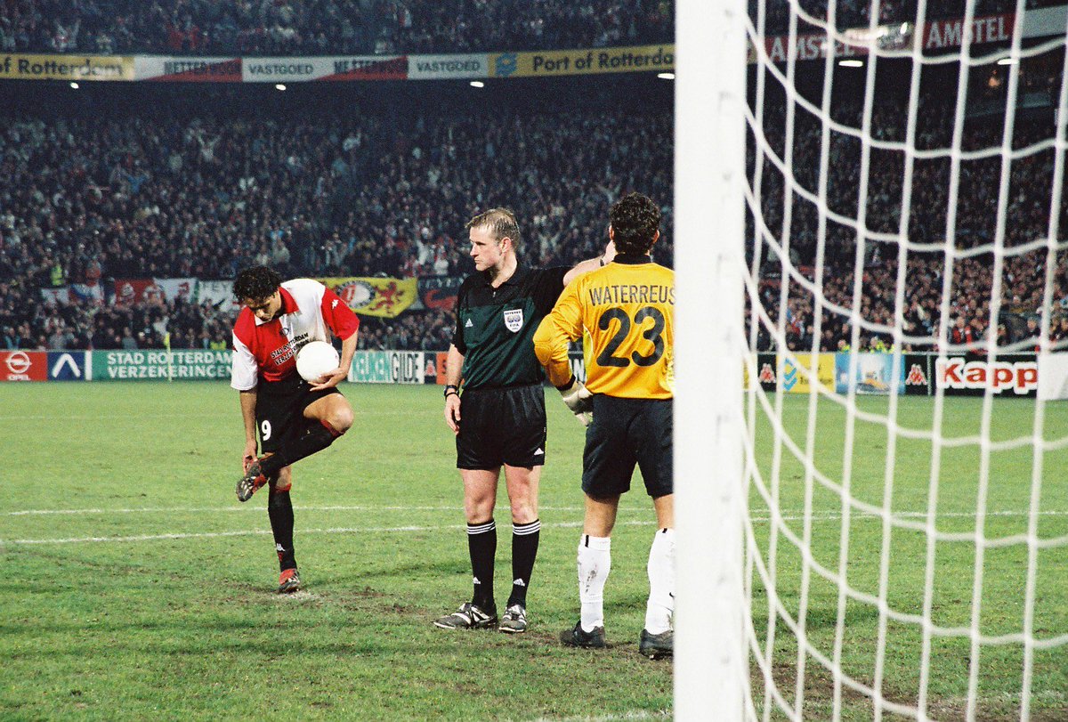 Pierre van Hooijdonk tweet media