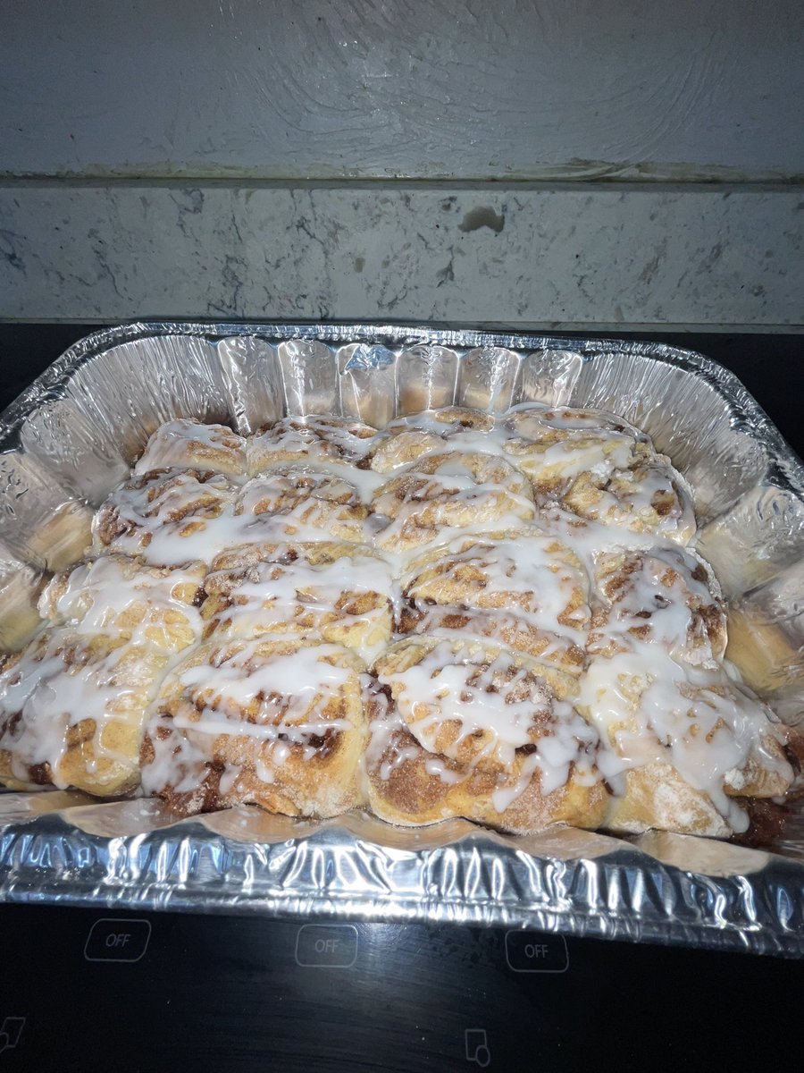 kighIer's tweet photo. Cinnabon ain’t got shit on me! home made, all from scratch, cinnamon rolls 🤤🧑‍🍳 https://t.co/UFW1Q49QJG