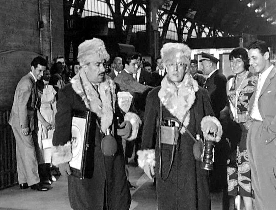 moviefinger's tweet photo. Jake e Achille che arrivano alla stazione di Napoli Centrale #xfactor  #xf2024 https://t.co/ILGy5lZOkg