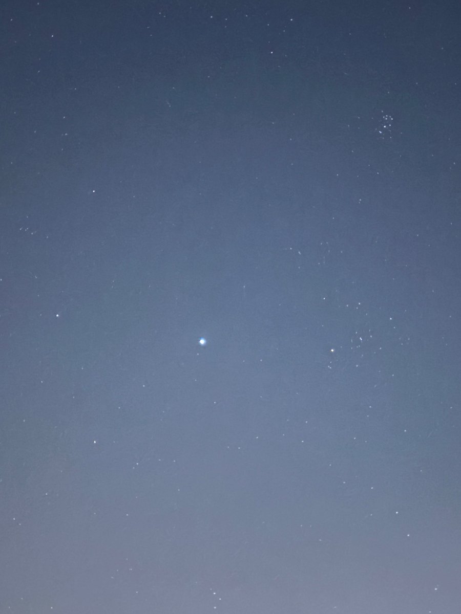 juliedrew13's tweet photo. New phone - first time to try and capture the night sky and very pleased with my view of Jupiter and the Pleiades!! Dublin 15. #nightsky #jupiter # astronomy https://t.co/dAnmcF7MPv