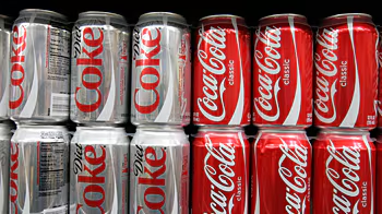 InflowReal's tweet photo. A drink so iconic, its recipe is considered one of the world’s best-kept secrets. 

What if I told you only "two" people know Coca-Cola’s secret formula? 

A Thread🤫👇 https://t.co/VA6clmbmJv
