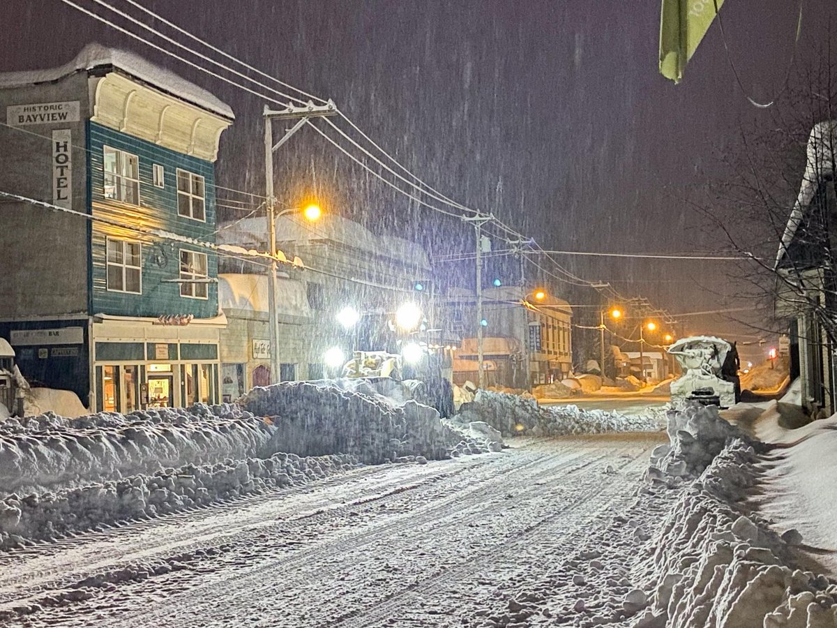 LastFrontHeli's tweet image. The #snow is in abundance in Northern BC. T-minus three weeks until our 29th #heliski season start. More news here: lastfrontierheli.com/news/december-…
