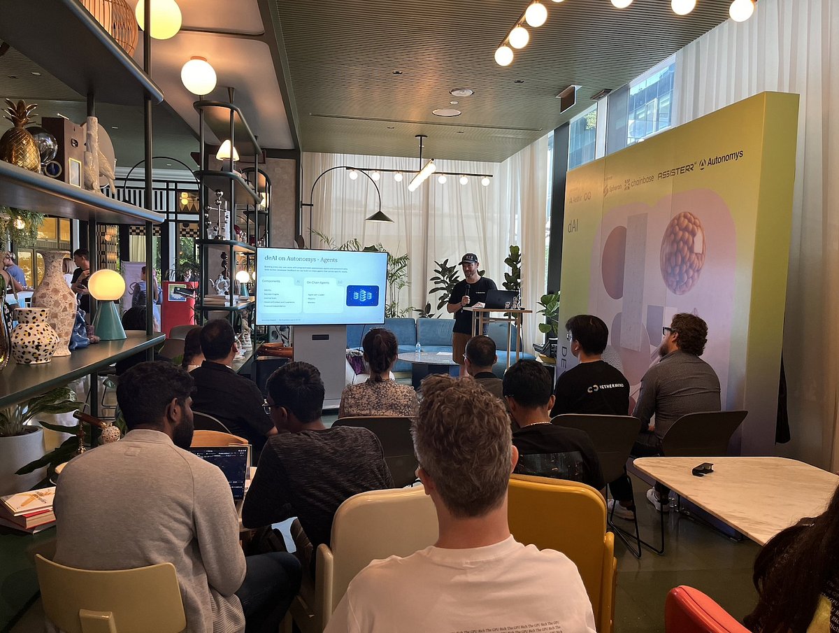 AutonomysNet's tweet image. Web3’s annual premier developer conference Devcon 7 brought together the brightest minds in decentralized tech to Bangkok, Thailand this November, and of course, Autonomys was in full force. As well as offering valuable opportunities to network with peers, share knowledge, and…