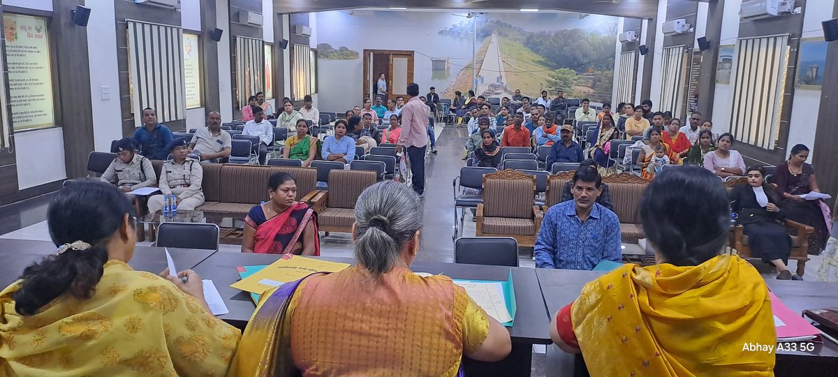 शासकीय क्लर्क नौकरी लगाने का झांसा देकर पैसा लिया नौकरी समाप्त करने की अनुशंसा के भय से 1 लाख रूपये देने हुआ तैयार

आवेदिका पत्नी और अनावेदक पति दोनो ने ही दूसरा विवाह कर लिया है

#Bilaspur #Sunwai #maaananturja #drkiranmayeenayak #cgmahilaayog #cgscw