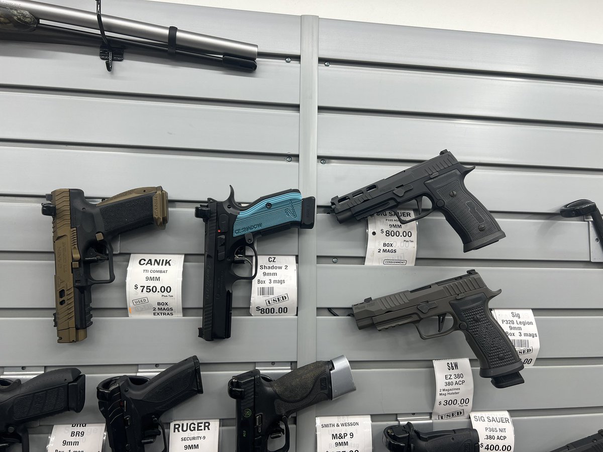 LAGunshop's tweet photo. Used guns https://t.co/Nt6NdGrYso