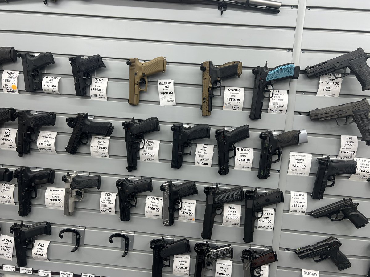 LAGunshop's tweet photo. Used guns https://t.co/Nt6NdGrYso
