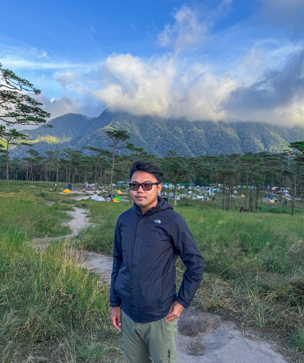 lertrit_ch's tweet photo. คันไหน?? ภูสอยดาว 🌿🍃⛰️

#ภูสอยดาว #เดินป่า #เดินป่าไทย #คนเดินป่า #คันไหน https://t.co/PKvanVhCUp