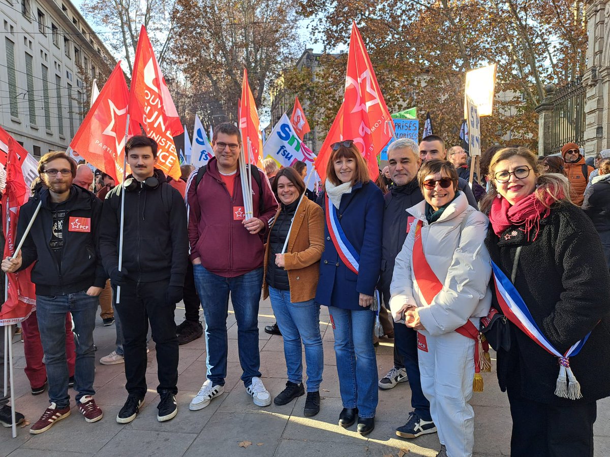 GrpCRCoccitanie's tweet photo. Les élu.e.s communistes sont aux côtés de la fonction publique mobilisée dans tous ses secteurs en région Occitanie ! Montpellier, Albi, Montauban et Beziers comme de nombreuses villes ont répondu à l'appel ! 📢🪧 https://t.co/RIKyAJOXbV