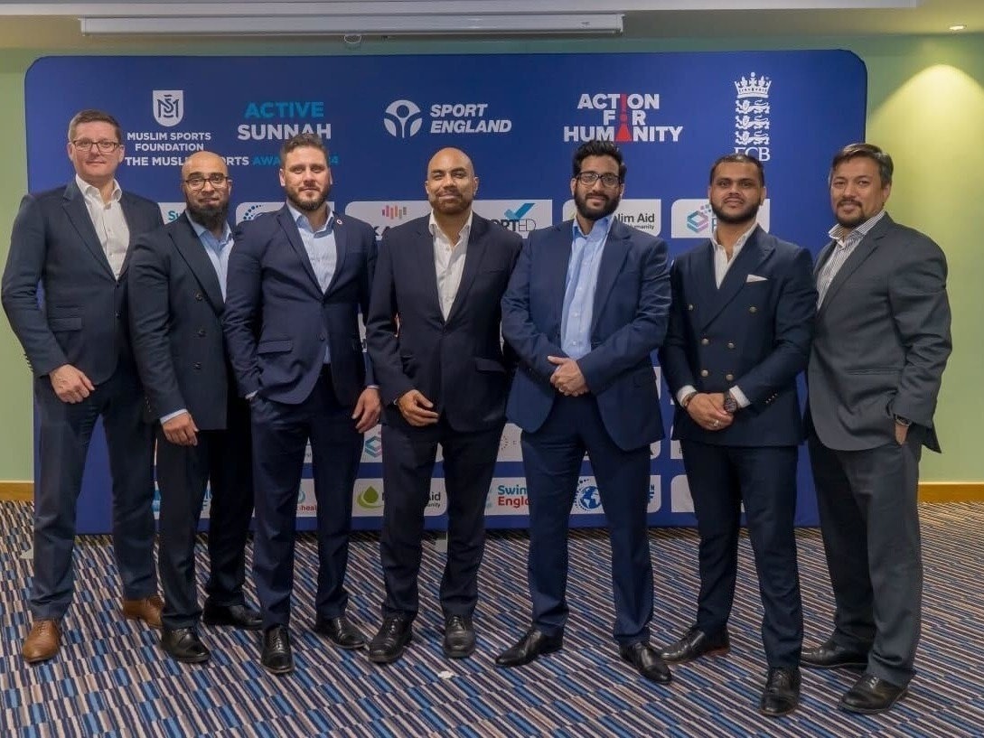 The Muslim Sports Awards celebrated achievements of Muslims in sports, from grassroots to professionals. Sagheer Malik presented awards honoring athletes' contributions. 🏅  

Learn more: muslimsportsawards.org.uk

#MuslimSportsAward #Events #SportsNews
