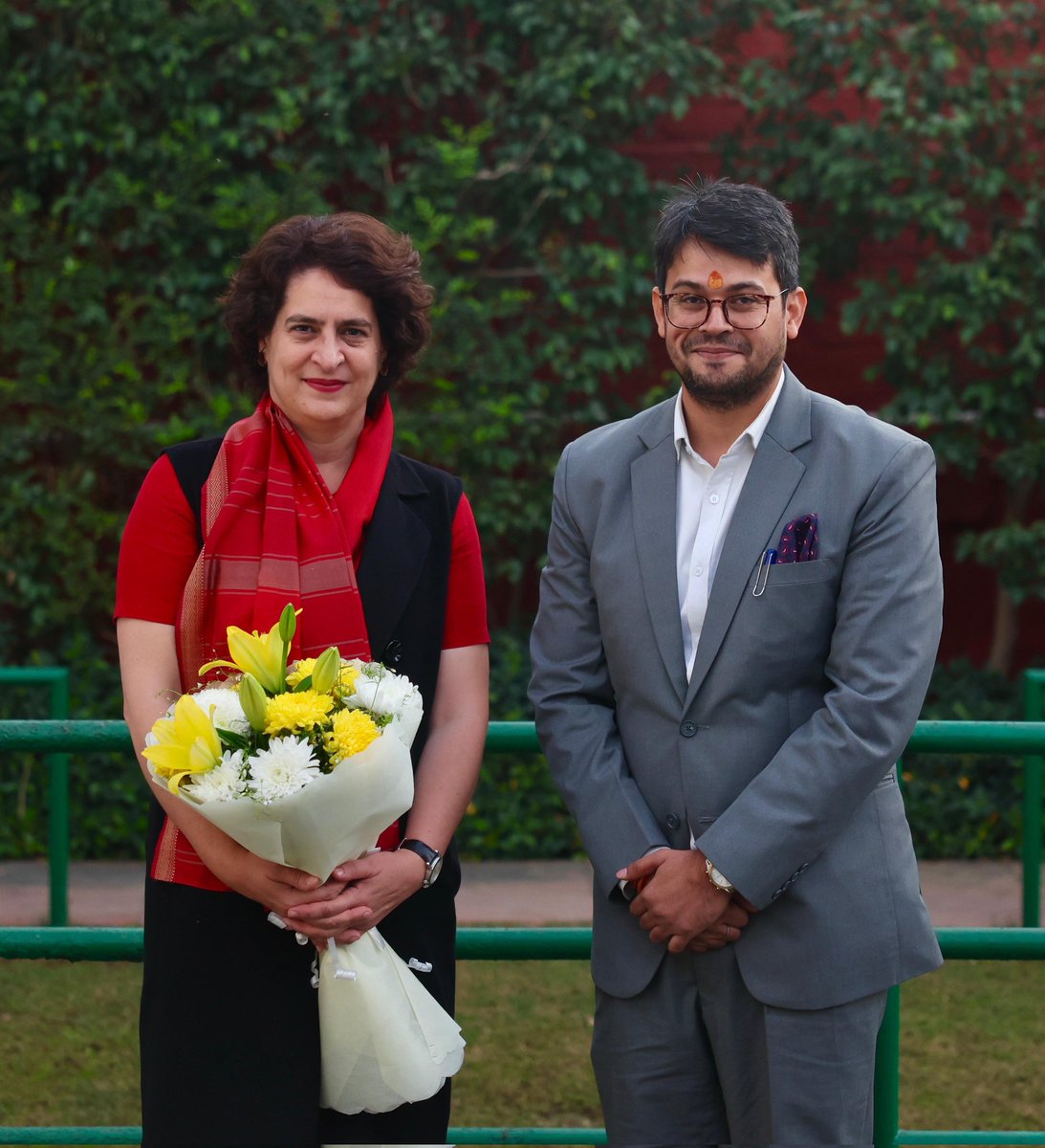 IYCLegalCell's tweet photo. Our National Chairman Sh. @RoopeshINC Ji met and congratulated Our leader Smt. @priyankagandhi Ji for being elected as Member of Parliament from Wayanad with thumping majority on behalf of @IYC Legal Cell Team. 

@INCIndia @IYC @kharge @kcvenugopalmp @Allavaru @UdayBhanuIYC https://t.co/N1IDQT2Duc
