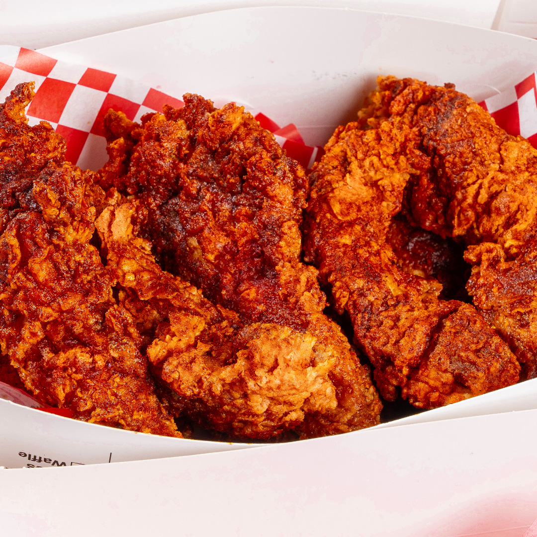 rayschickensa's tweet image. 😋🍗 مكونات طازجة تفتح النفس 

#TastyBites #CheesyGoodness #ChickenPerfection