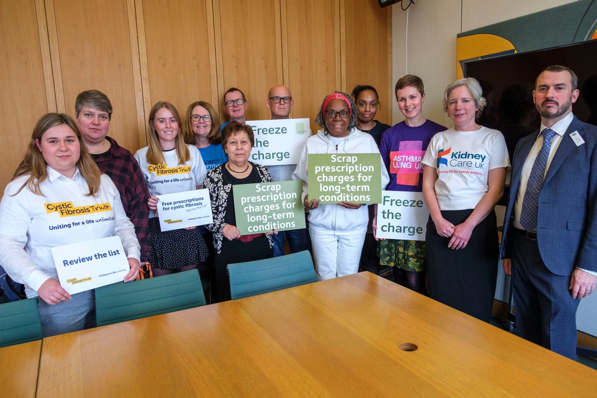 asthmalunguk's tweet photo. People with long-term conditions in England are struggling to afford their prescriptions. We joined the Prescription Charges Coalition in parliament to urge the govt to #FreezeTheCharge in 2025 and #ReviewTheList so people don’t lose out on the vital meds they need to stay well. https://t.co/nXeiFtFco5