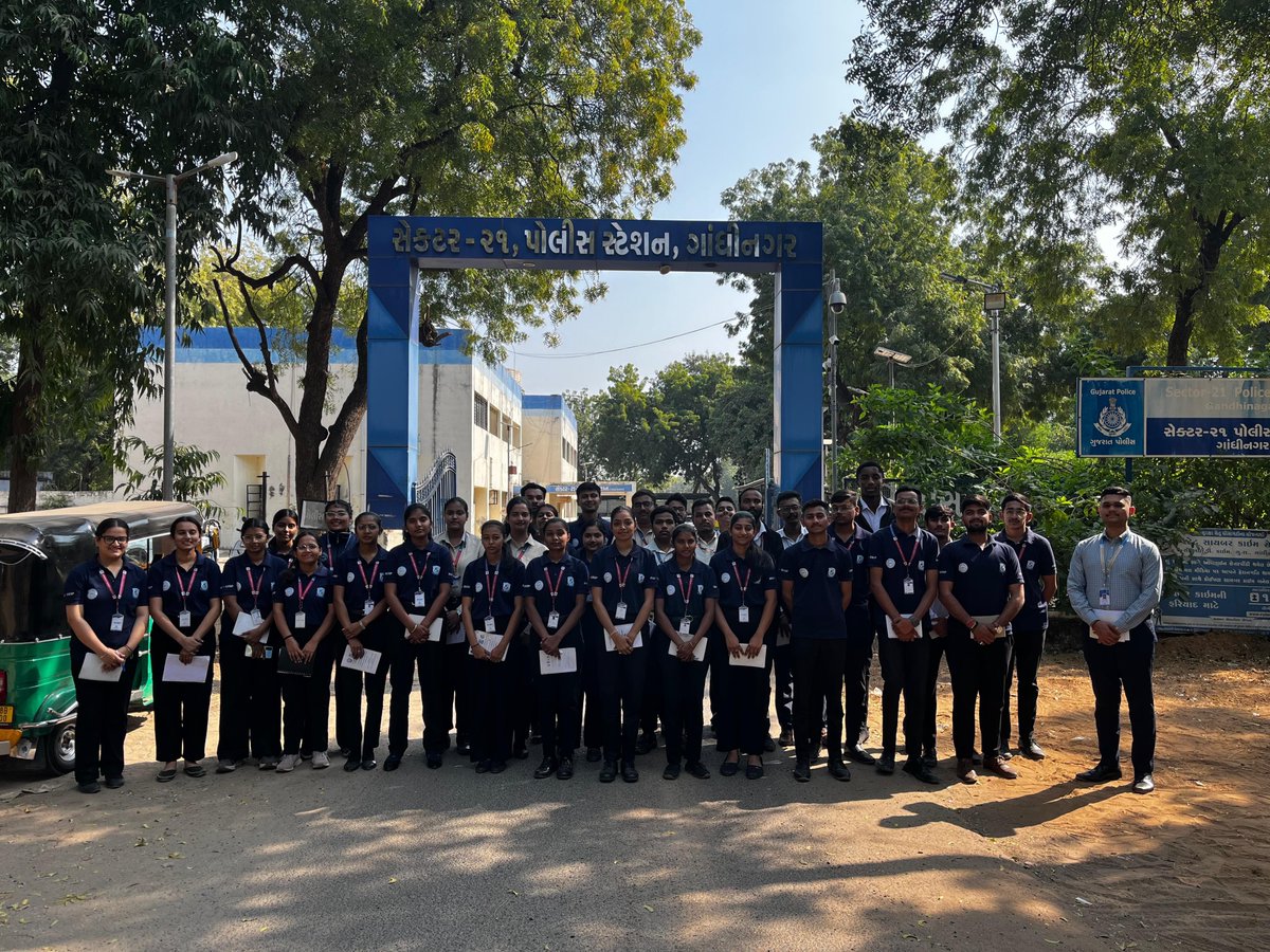 SISSP_RRU's tweet photo. At SISSP, @RakshaUni we believe in empowering our students with practical exposure to build a foundation for SMART policing and effective internal security strategies.
#SISSP #FieldVisit #PoliceStation #SMARTPolicing #PracticalLearning #FutureLeaders https://t.co/A0n85wnsTB