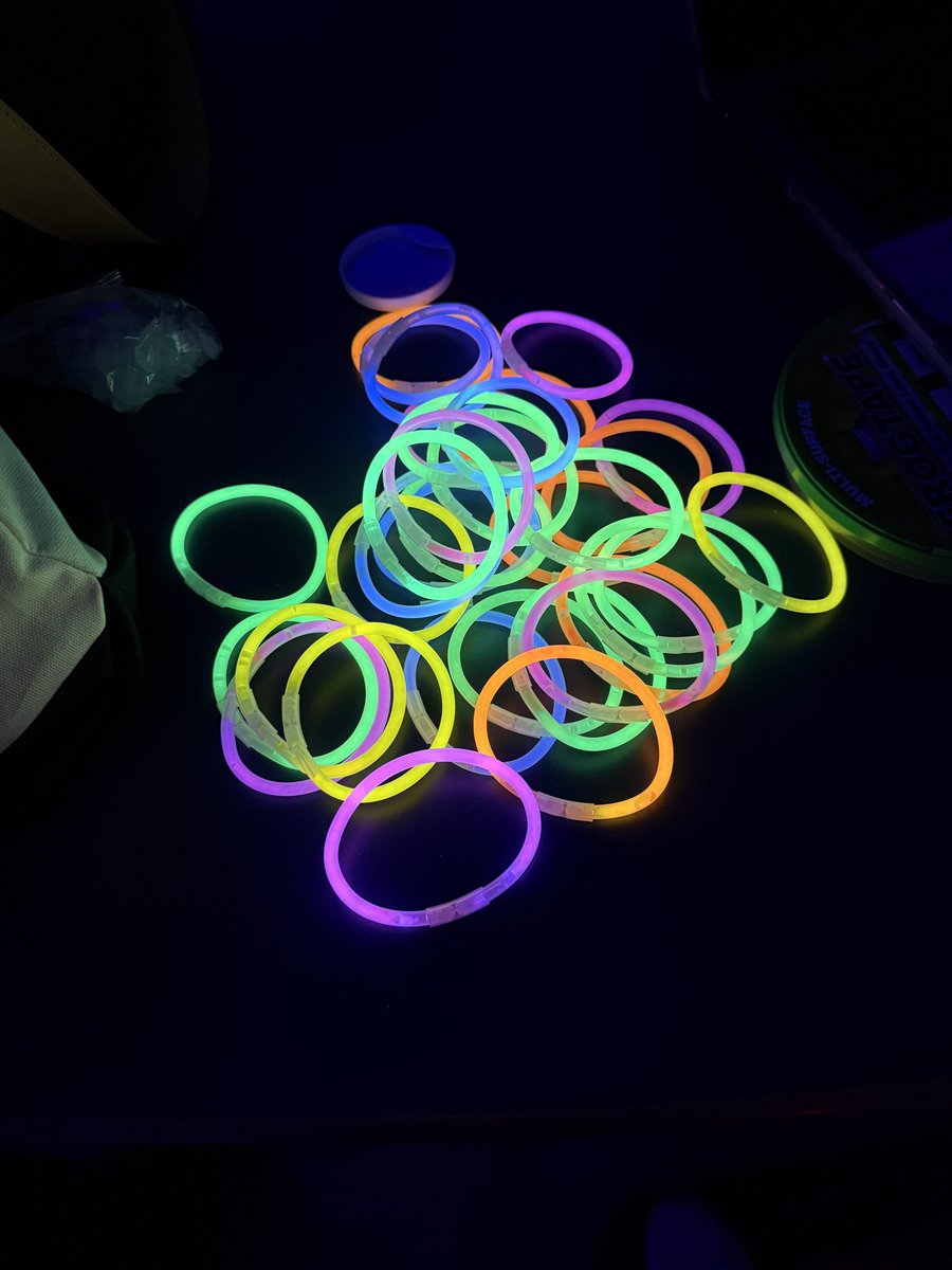 kefalastech's tweet photo. Coming to my class 12/5 to 12/11? Get ready for “Hour of Code, Let’s GLOW!” Kids even got “coding bracelets” to help them solve problems. @LindenPSTech @codeorg @CSTANewJersey https://t.co/HMcb9ekCQ5