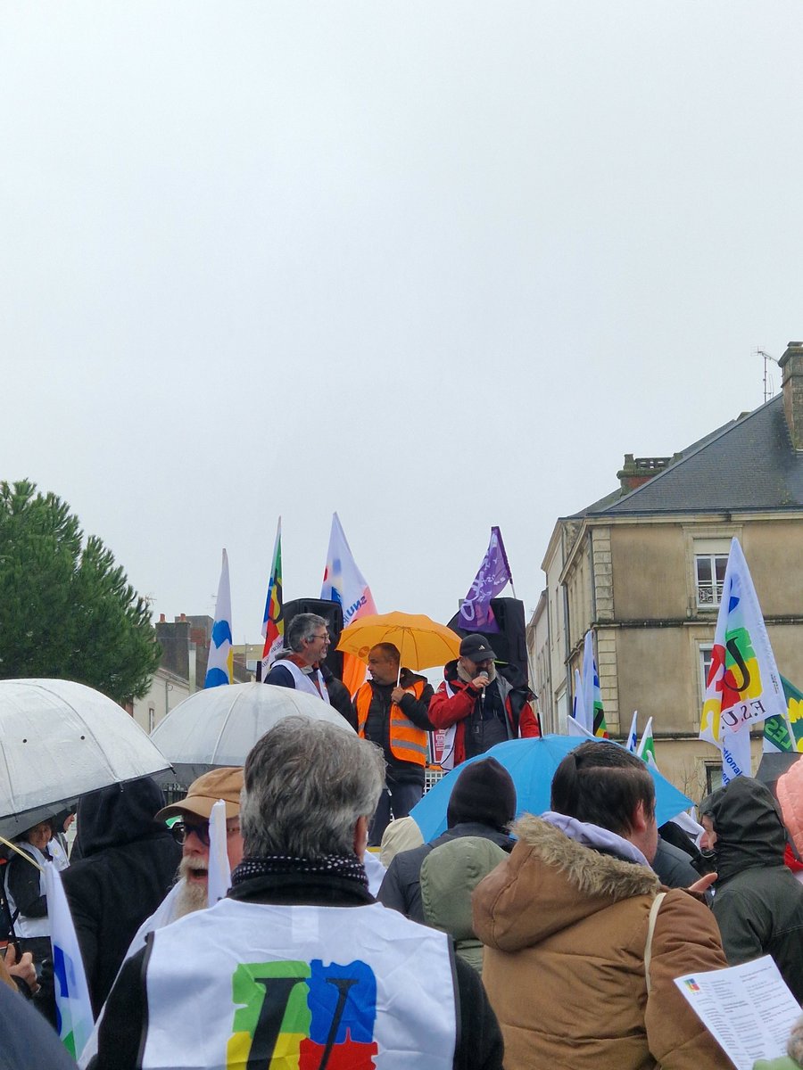 Alternative_LRSY tweet media