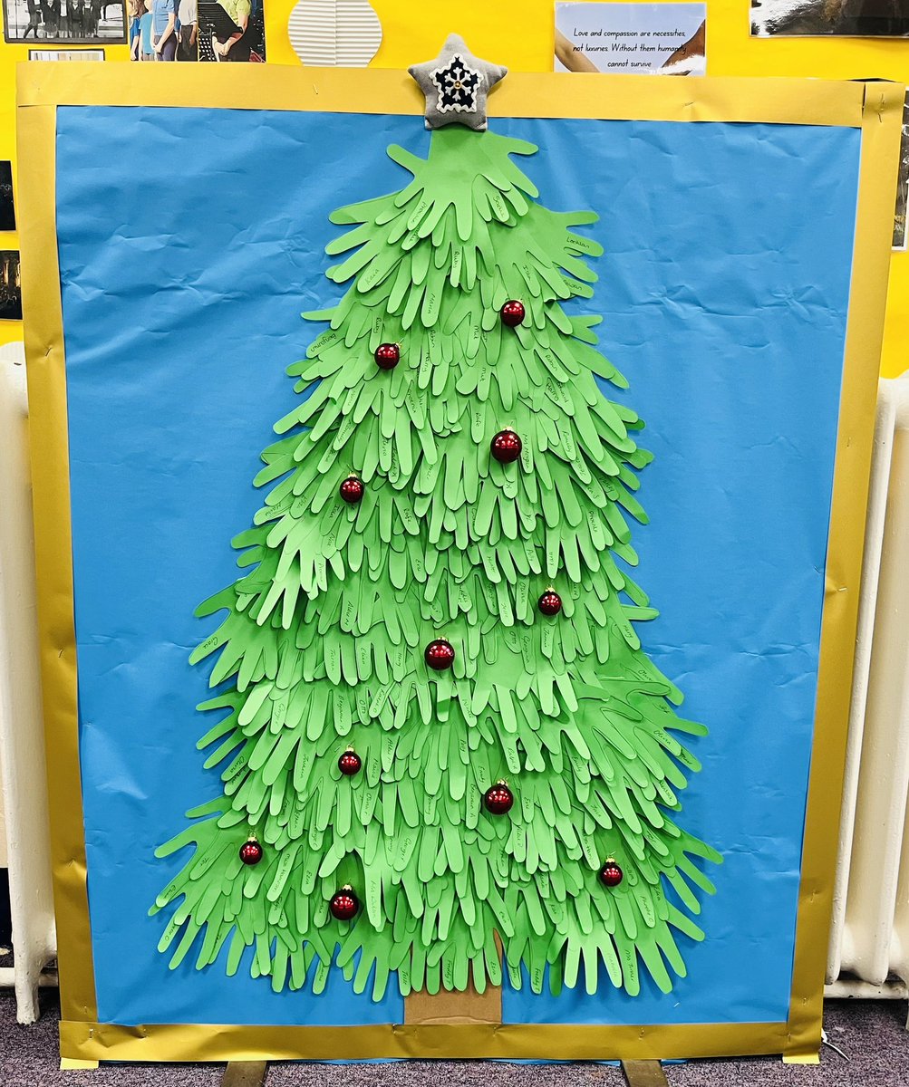 The Stapleford Hands Christmas tree is back this year!! 🎄 

Can you spot yours? 🧐