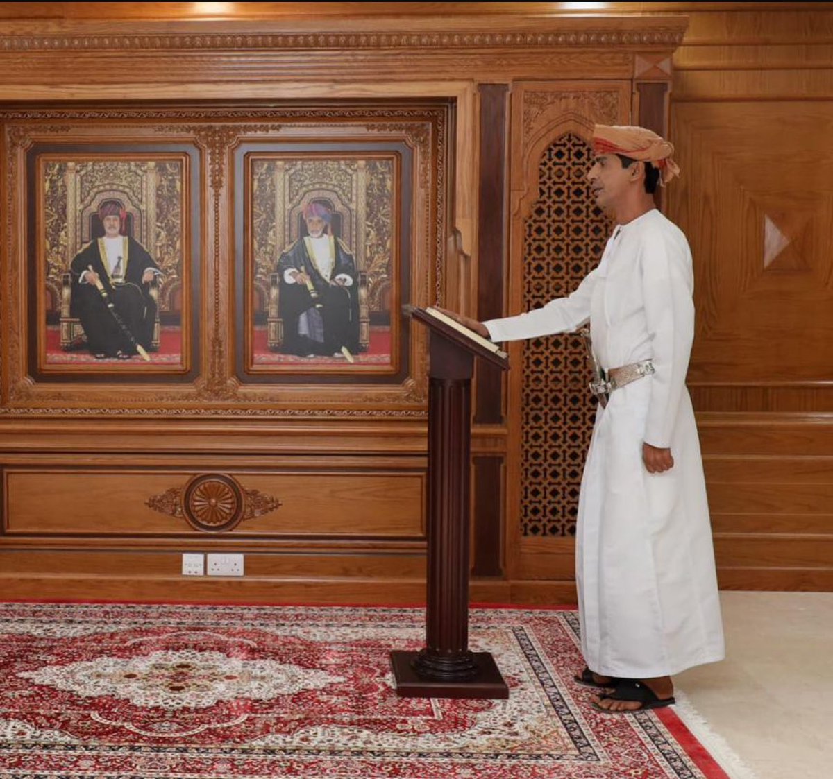 UsamaAlRahbi's tweet photo. رسالة شكر و تقدير الى عضو المجلس البلدي الأخ ناصر اليزيدي المحترم 

حقيقة هذا الرجل المثابر له كل التقدير والأحترام وشخص متجاوب جداً حتى لو الأمر ليس من أختصاصه يوجهك للطريق الصحيح ،،،

يكفي تعاونه الدائم وكل وقت ماشاء الله عليه 👏🏻

@NSMC07 
@SN_Governor 
@NASALYAZIDI https://t.co/zCeX4TPQRl