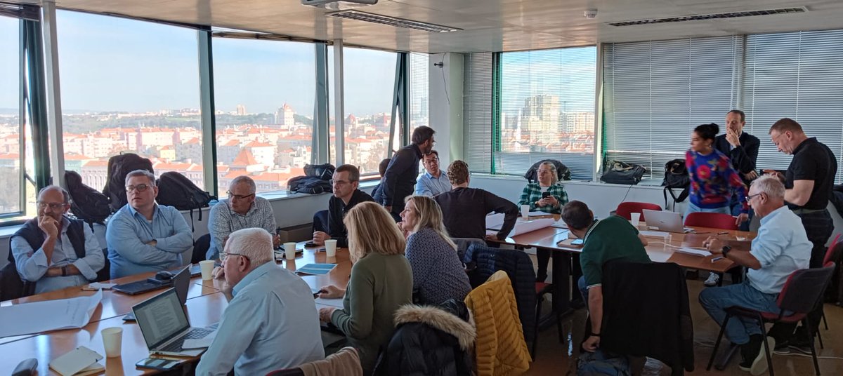 👏 Very fruitful discussions and interesting conclusions of the two exercises planned for this morning to define the scenarios of the exercises of the <a href="/manifestsgenius/">MANIFESTS Genius Project</a> , one on an underwater leak of LNG and another on a fire caused by lithium batheries onboard a ferry 🚢
#hns