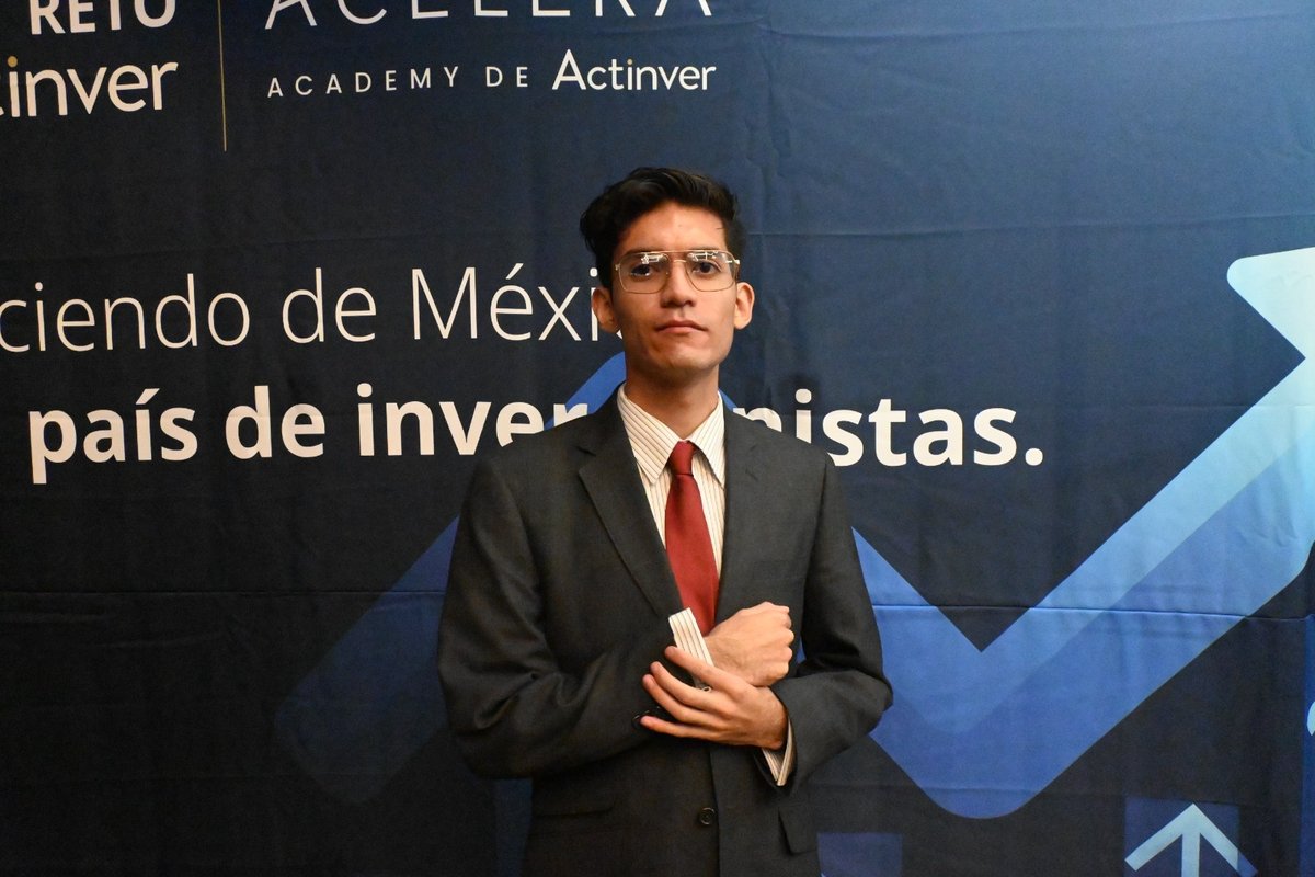 JesKatAF's tweet photo. UAEMéx fomenta el interés por las fianzas entre su comunidad
https://t.co/GKkHO1fMto
#JesKat #SomosUAEMéx https://t.co/Vqo6xVUcUF