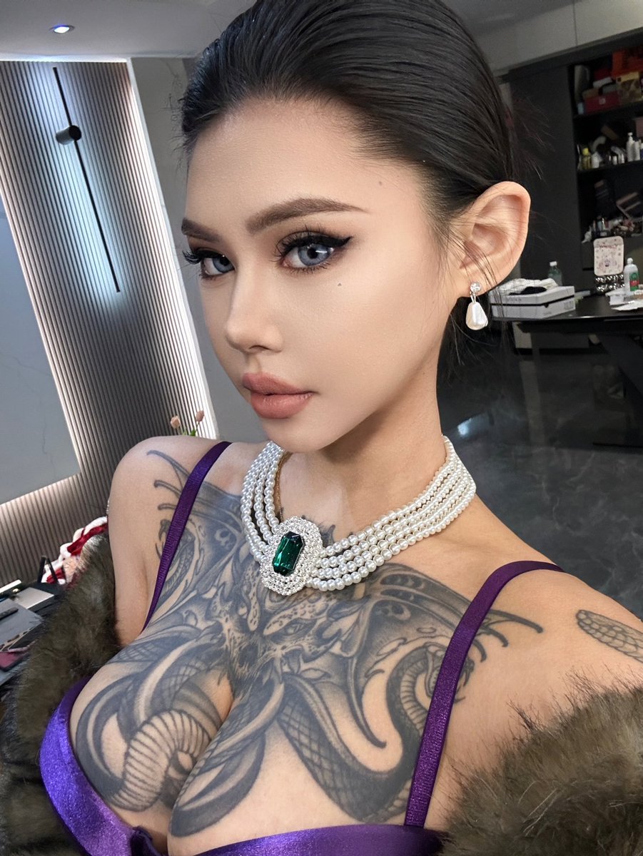 白鹿 tweet media