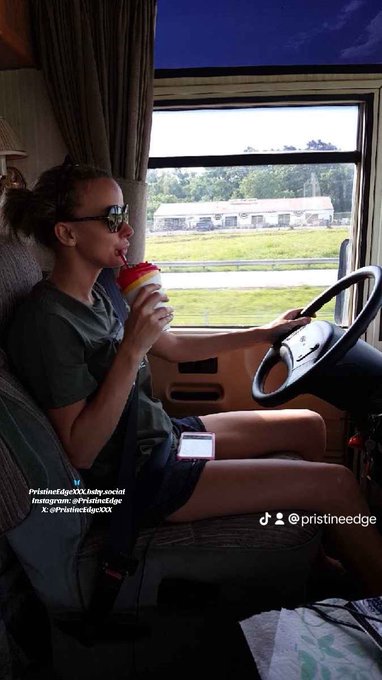 Watch Pristine Edge's leaked NSFW photo on TwXstars