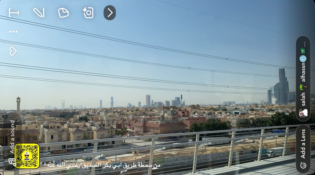 sh1ksa's tweet photo. تجربة  #مترو_الرياض الساعة ٩،٥ صباحاً المسار #البنفسجي من محطة #الحمراء حتى #مركز_الملك_عبدالله_المالي ثم #الازرق وصولاً لمحطة #البطحاء 3،
وصول الساعة ١٠،٢٥
بطاقة #درب بـ ٣٠ريال لمدة٣ أيام،صلاحيتها خمس سنوات..💪🏽
كانت تجربة جميلة🌼رائعة💫اختصرت #الجهد و#المال تستحق الاشادة👍🏼🇸🇦🤍 https://t.co/kme7F4Cxul