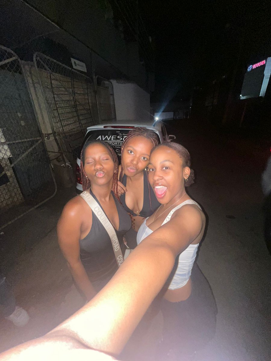 princessoweh's tweet photo. taxiqueens https://t.co/lLWbGFpryD
