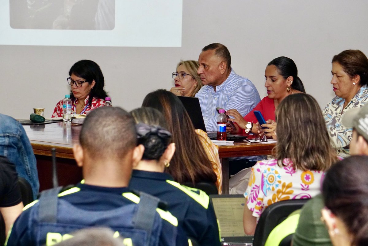 En Consejo de Política Social reafirmamos el compromiso de trabajar por todos los sectores poblacionales de la ciudad, consolidando esfuerzos junto a las dependencias de la administración y entidades del Estado. ¡Unidos por el bienestar de nuestra comunidad!

#AlcaldeDeArmenia