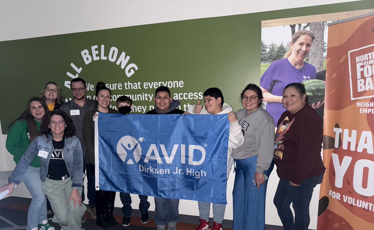 As we celebrate the season of giving, some of our amazing AVID families came together to support our community by volunteering at the Northern Il Food Bank. We are so proud of their dedication to making a difference. ❤️