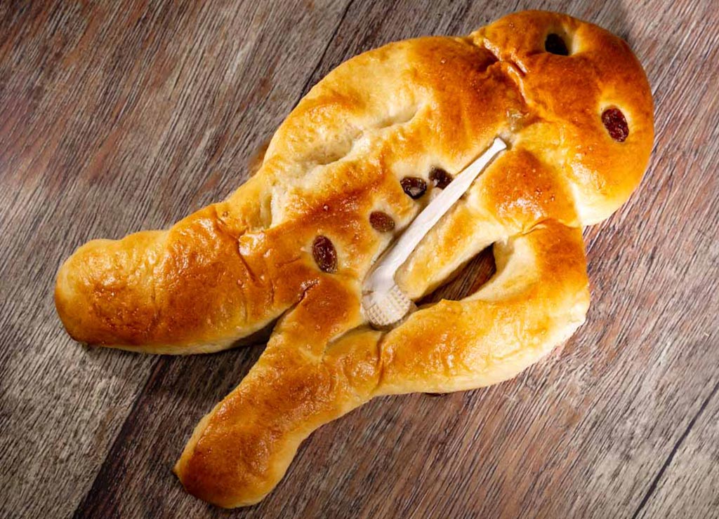 kuriosetage's tweet photo. Am 11. November (Sankt Martin) und am 6. Dezember (Nikolaustag) feiern wir in Deutschland den Tag des Weckmanns. Guten Appetit. 🥰 #6dezember #weckmann #kuriosefeiertage
https://t.co/bXHWdzqOh3 https://t.co/AnrRHFMKxd