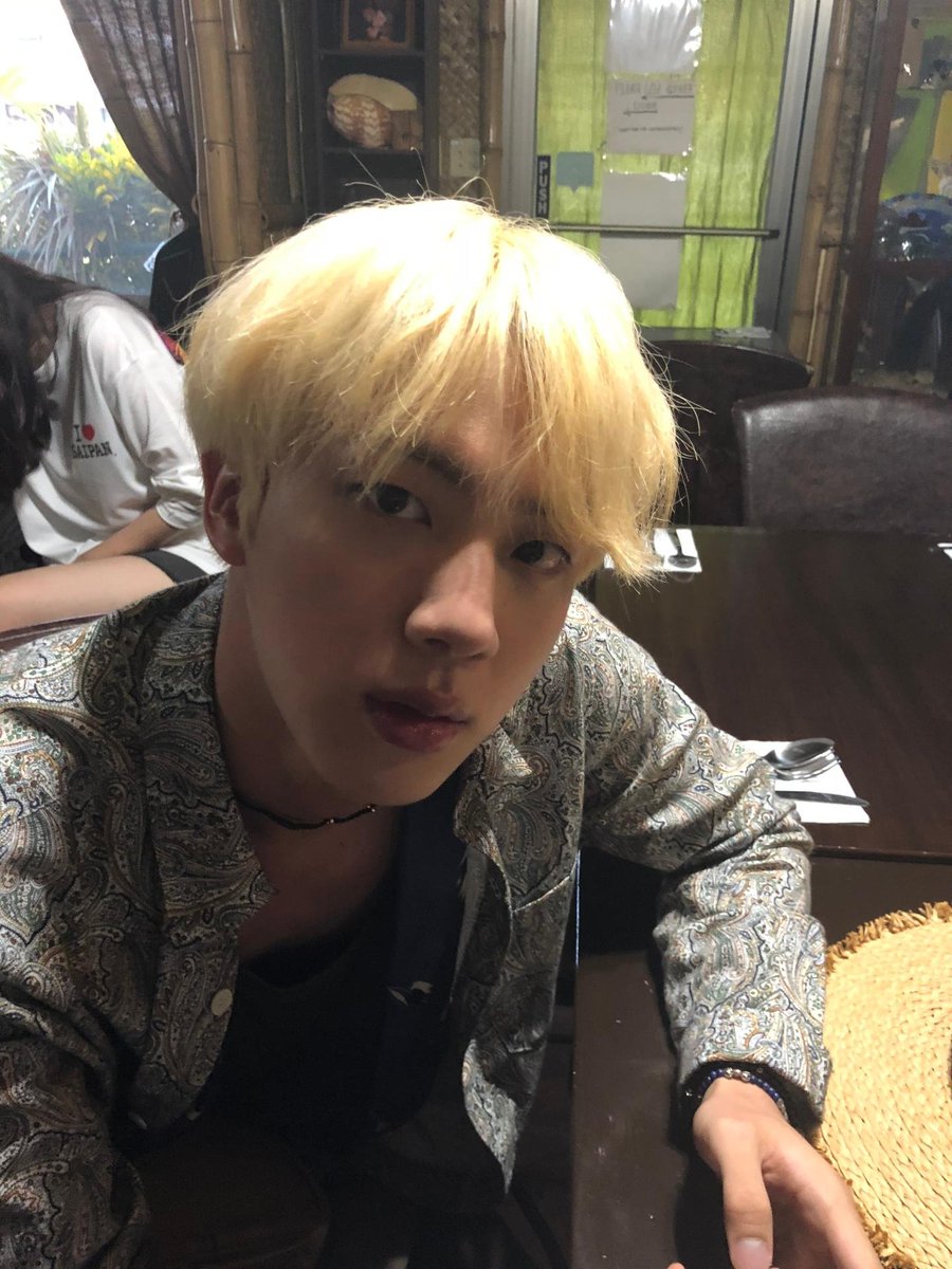 BTS_Trans's tweet photo. 📅 241204 Weverse Translations Thread
J-Hope's Posts ❇️
Post 1: Our hyung is 'Go instead of worry'*
#HappyBdayJin
Post 2: Or he might be 'So What'
Post 3: He is the hyung who looks..handsome..even when you take a picture aimlessly
#HappyBdaySeokjin
(T/N: *Lyrics to 'Go Go' by BTS.)
Trans cr; Annie @ bts-trans
© TAKE OUT WITH FULL CREDITS
🔗 https://t.co/mgsBOgBllY
🔗 https://t.co/b5IBnjiTm6
🔗https://t.co/Z6RzkvxpWI