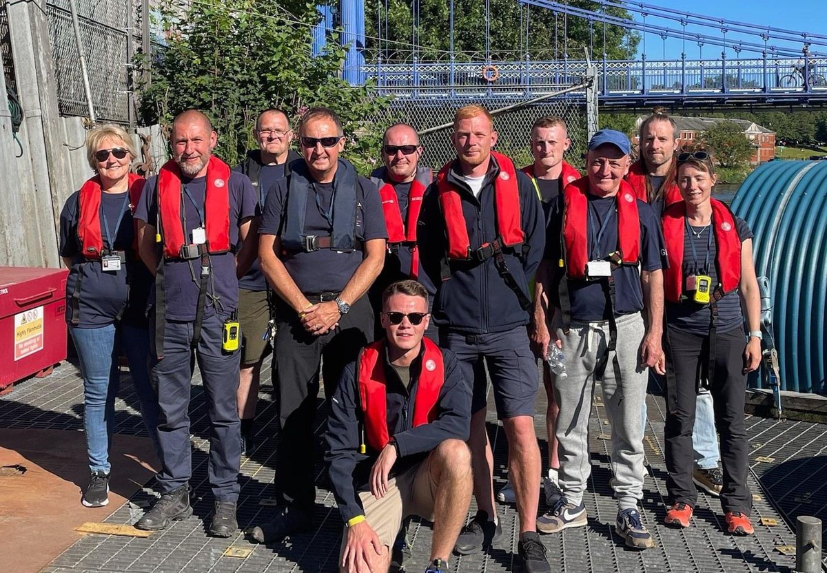 Today is #InternationalVolunteerDay and we would like to say a huge THANK YOU to all our amazing volunteers to give up their time to help us to Save Lives in and around Glasgow’s Waterways. We would also like to thank our fellow SAR volunteer agency’s we work alongside.
