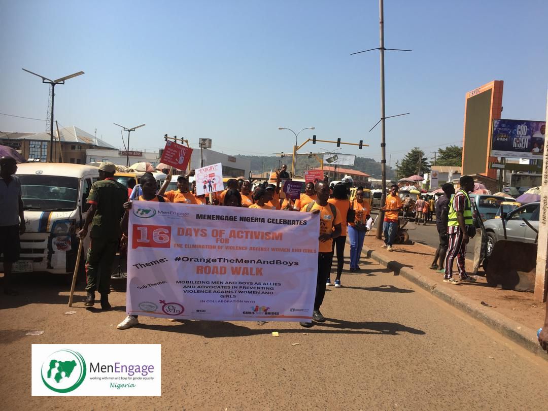 MenNigeria's tweet photo. #Highlights from yesterday's MEN ENGAGE NIGERIA, ENUGU STATE #16DaysOfActivism ROAD WALK!
We are happy to announce that we collaborated with Girls Not Bride and NAPTIP for our road walk today! https://t.co/TWQGaaFRen