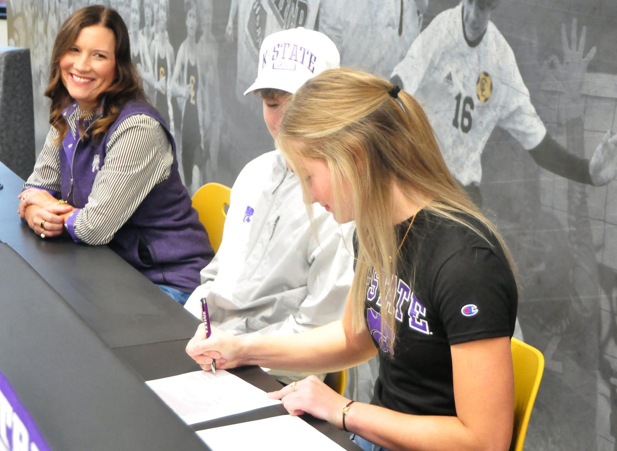 It's not often that you have two highly touted Division 1 athletes from the same school in the same year. Congratulations to both Reese and Thomas on signing their Letters of Intent! These are exceptional student-athletes who we are proud to have representing our school district.