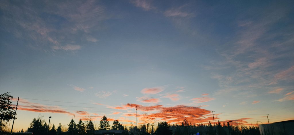 sako_thirty's tweet photo. Sky put on a display this morning!! 😍 https://t.co/38OQ5Y5sCu