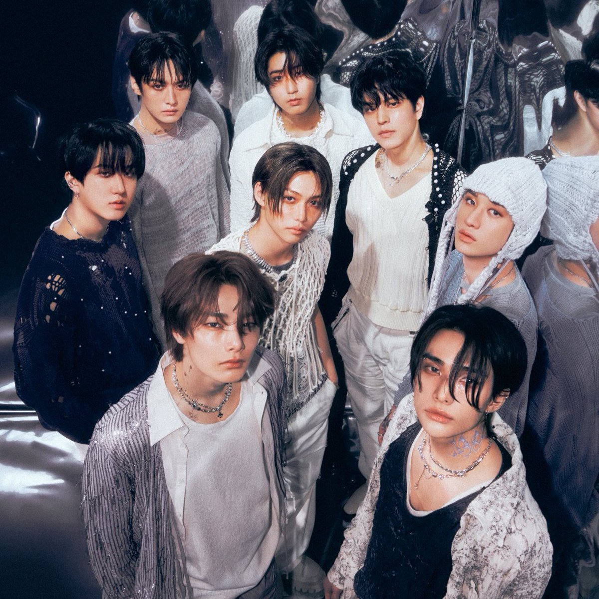 kchartsmaster's tweet photo. Global top K-pop artists of the year via #SpotifyWrapped:

1. BTS
2. Jung Kook
3. Stray Kids
4. Jimin
5. NewJeans
6. BLACKPINK
7. V
8. JENNIE
9. LE SSERAFIM
10. SEVENTEEN https://t.co/2K8aiOwhtt