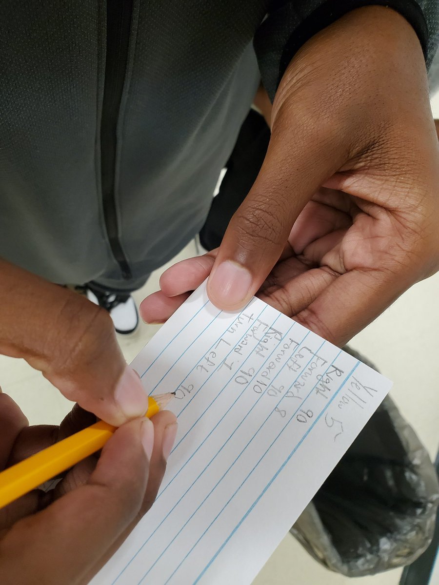 CareerTech_TPSD's tweet image. Can these students &quot;program&quot; themselves to travel a particular path? Challenge accepted!🤖🦿#CSunplugged #humanrobotactivity #ExploringComputerScience