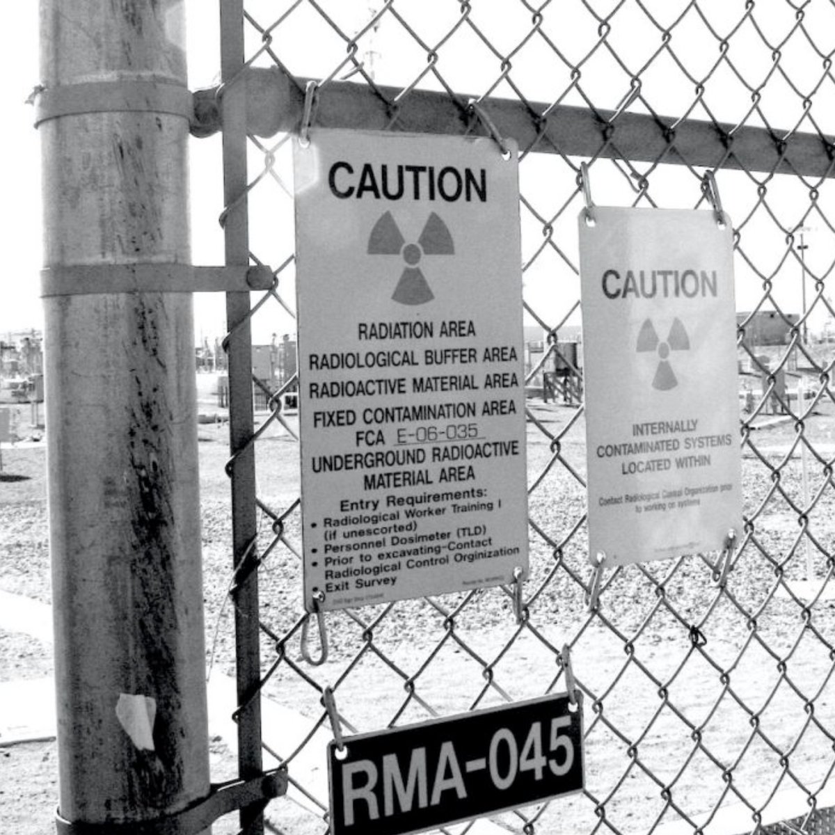 ☢️Signs &amp; fences are two ways the government ​​protects &amp; warns current/future generations of the hazards at nuclear waste sites. The EPA states, radioactive waste disposal sites shall be marked by signs, fences &amp; other methods to indicate the location &amp; danger for 10,000 years.