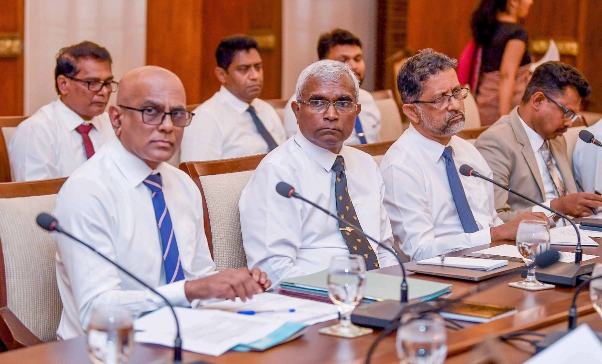 ThinakaranLK's tweet image. 🔴 வலுசக்தி மூலங்கள் தொடர்பில் விசேட அவதானம் செலுத்துமாறு ஜனாதிபதி ஆலோசனை

மேலதிக விபரம் &amp;gt;&amp;gt;&amp;gt; thinakaran.lk/?p=100634

 #PresidentAnuraKumaraDissanayake #AnuraKumaraDissanayake #EnergyProjects #MinistryofEnergy #SolarPanelInitiatives 
 #Thinakaran #SriLanka #LKA #SL