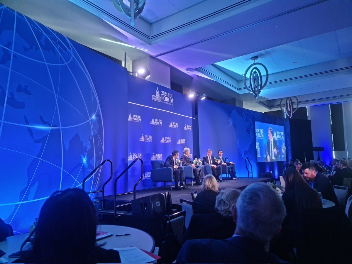 IDU Forum, Washington D.C.

Ukrainan entinen presidentti muiden panelistien ohella keskustelevat Venäjä-kysymyksistä.